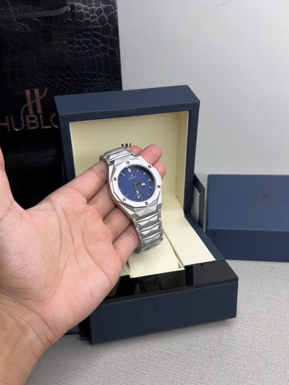 Hublot Cut