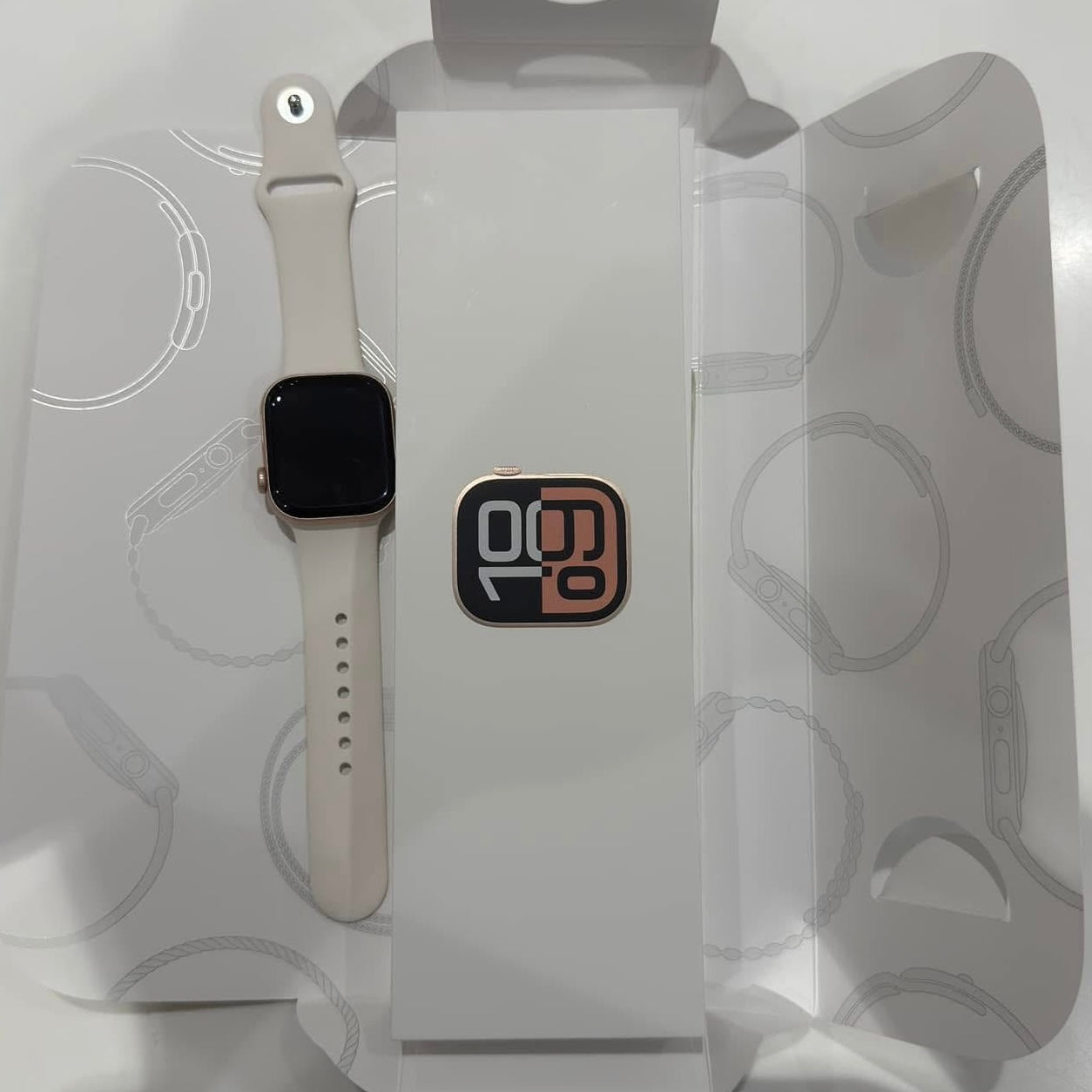   Apple Logo Watch Series 10  (With Free Nylon Straps)